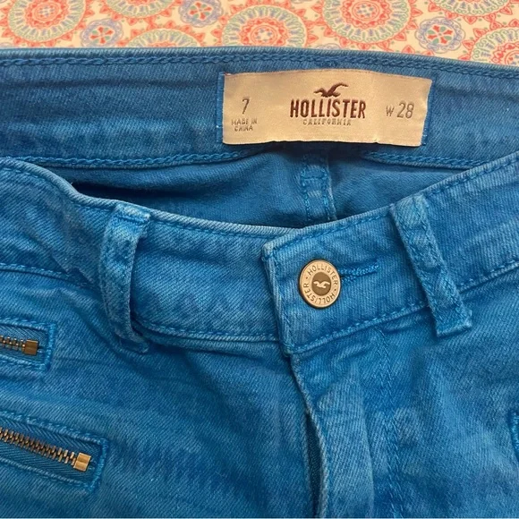 Hollister Blue Low Rise Skinny Jeans w/ Zipper Pockets and Aztec Design - Picture 2 of 7